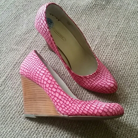 Max Studio Shoes - Max studio,leather wedges with pattern